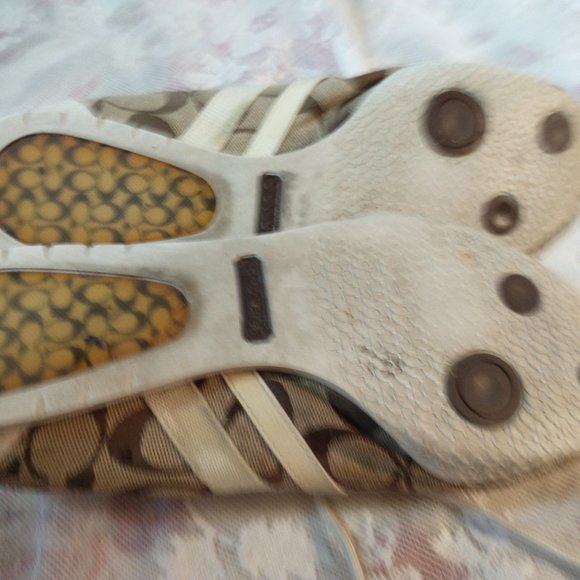 SALE...Coach Katelyn signature C tie up sneakers gold & cream sz 7W - Picture 5 of 5